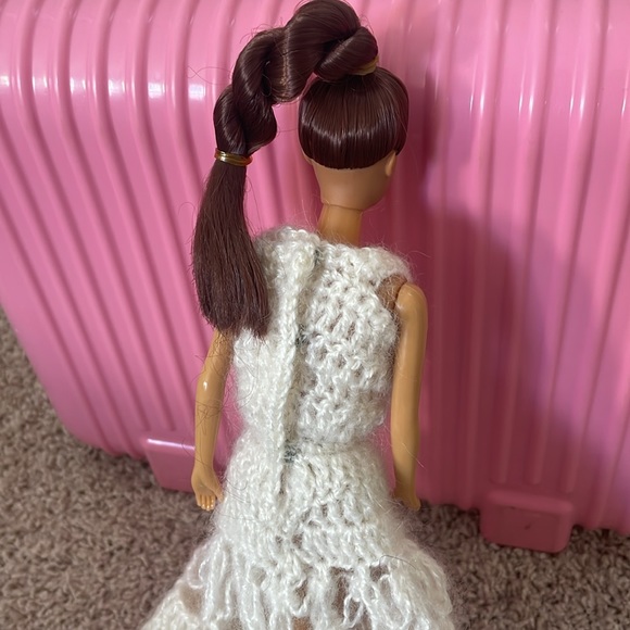 💜Barbie Doll in crochet dress & Cape - Picture 7 of 7